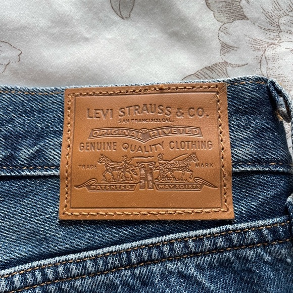 Levis Premium Wedgie Straight Jeans 25 Distressed Button Fly Raw Hem Carry Kerry - Picture 6 of 14